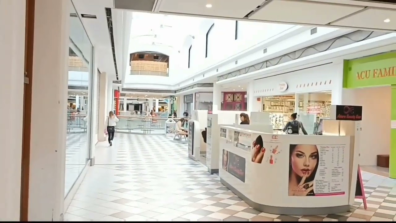 St Nicholas Shopping Centre Sutton l London UK