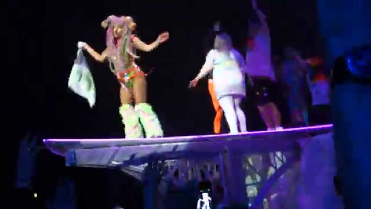 LADY GAGA - Swine (artRAVE Birmingham - 13th Nov 2014) HD