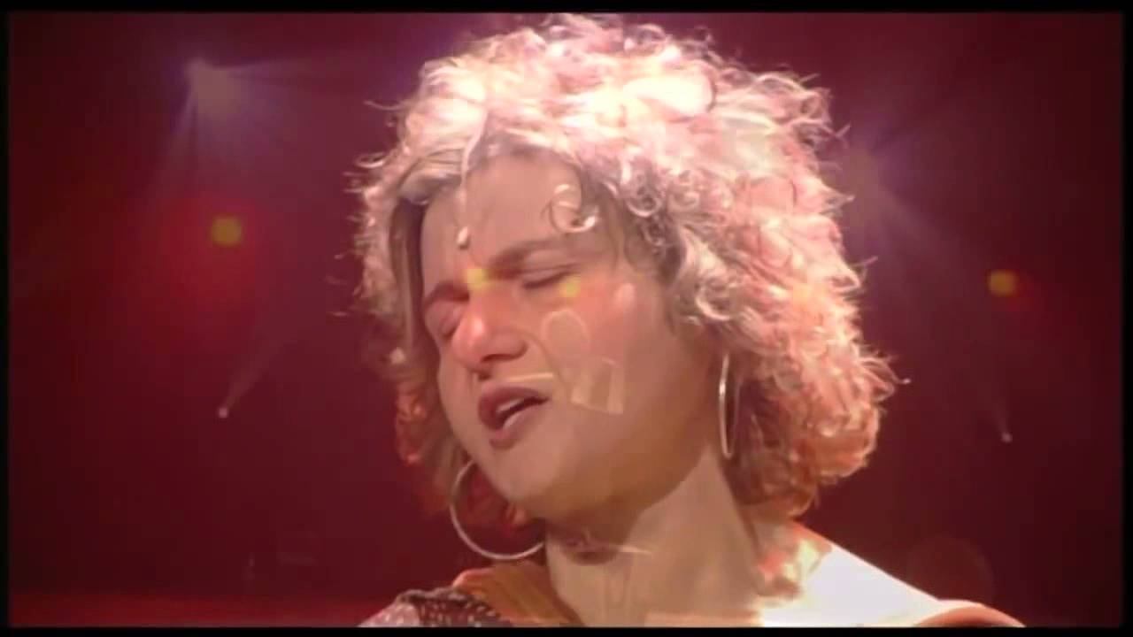 Assurd - Serenata maledetta (nun t'affaccià)