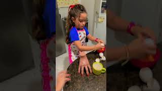 A mãozinha dela caiu #trend #eloagringa #automobile #humo...