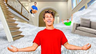 مَلأتُ بَيتي كُلّه بعشرة ملايين من حبيبات التعبئة!