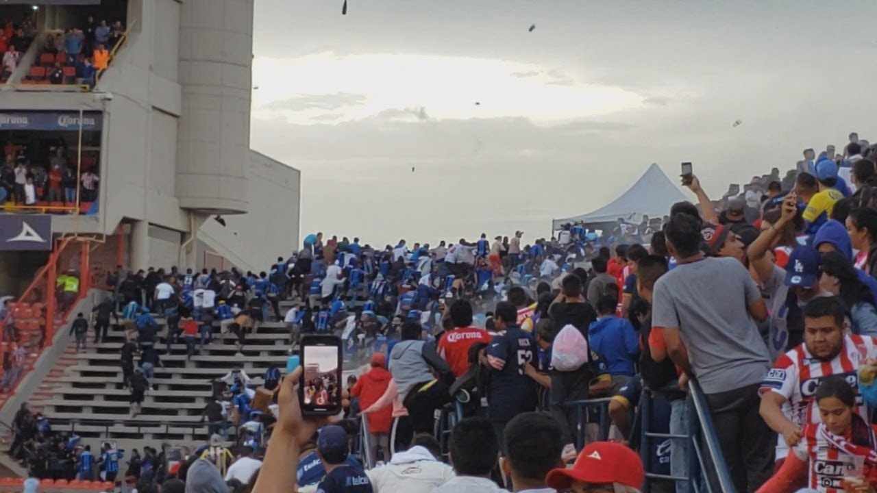 Incidentes en el Alfonso Lastras durante el Atlético de San Luis vs Querétaro