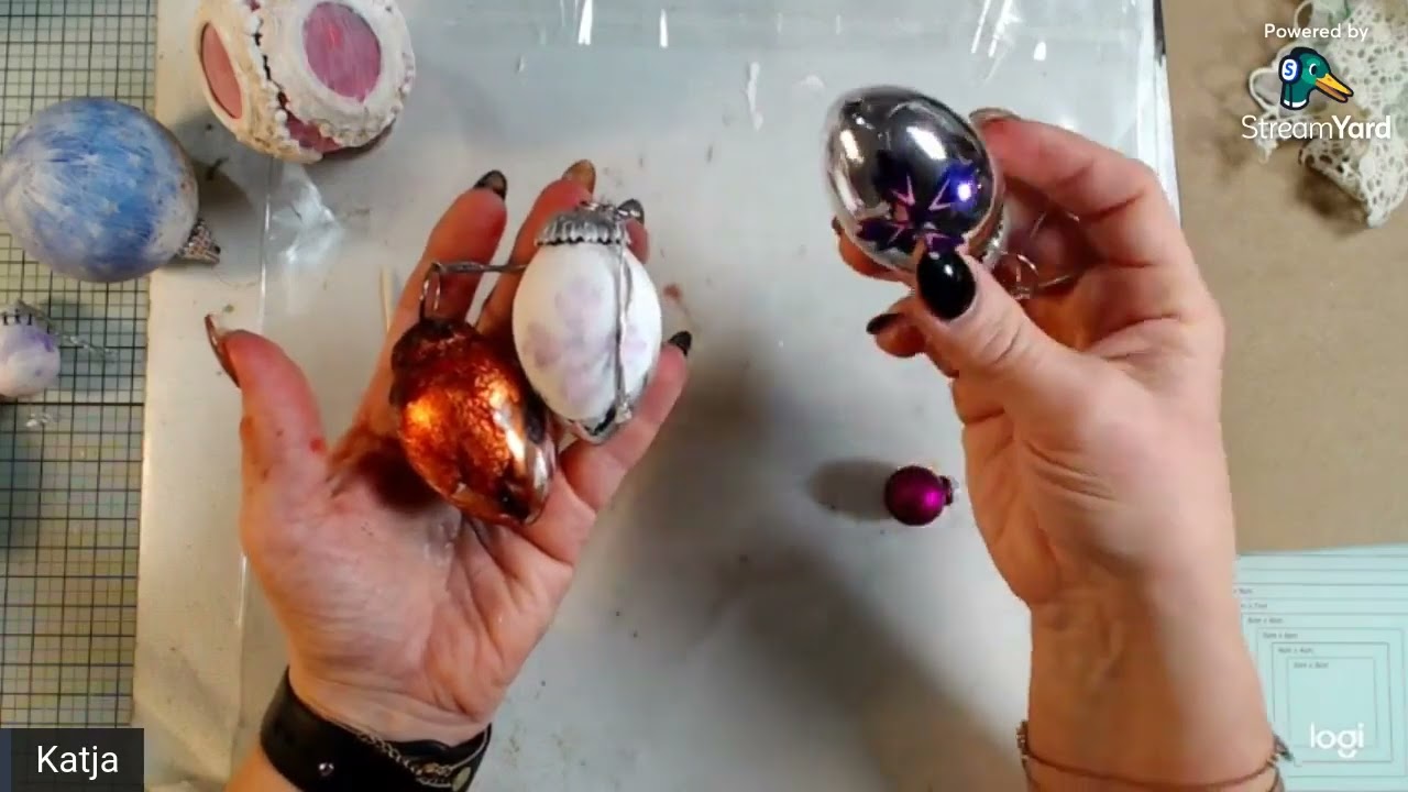 2021-12-19 Katja dekorerar julkulor