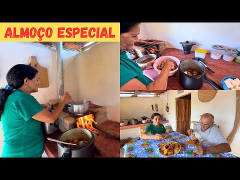 Today's Lunch: Mouth-Watering Cow Heel Stew with Cassava and Manioc Flour Pirão
