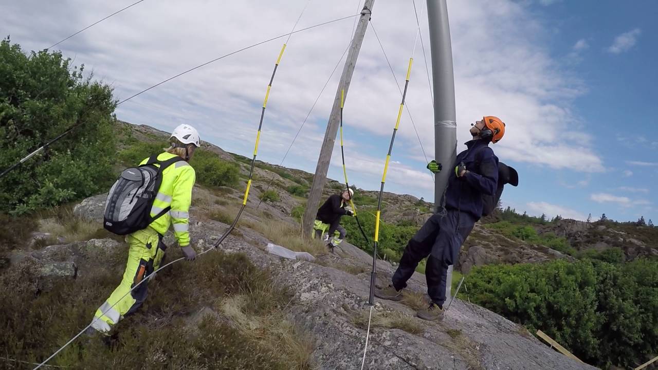 Stolpsättning med helikopter