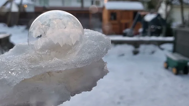 Frozen Bubble in Extreme Cold Weather