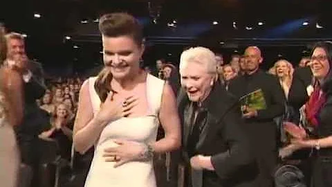 Heather Tom wins 2011 Daytime Emmy Award for Outst...
