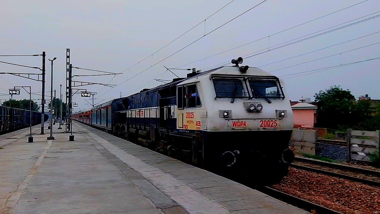 2 in 1 Bhatinda bound trains Lead by tkd wdp4 departure from ambala city station 