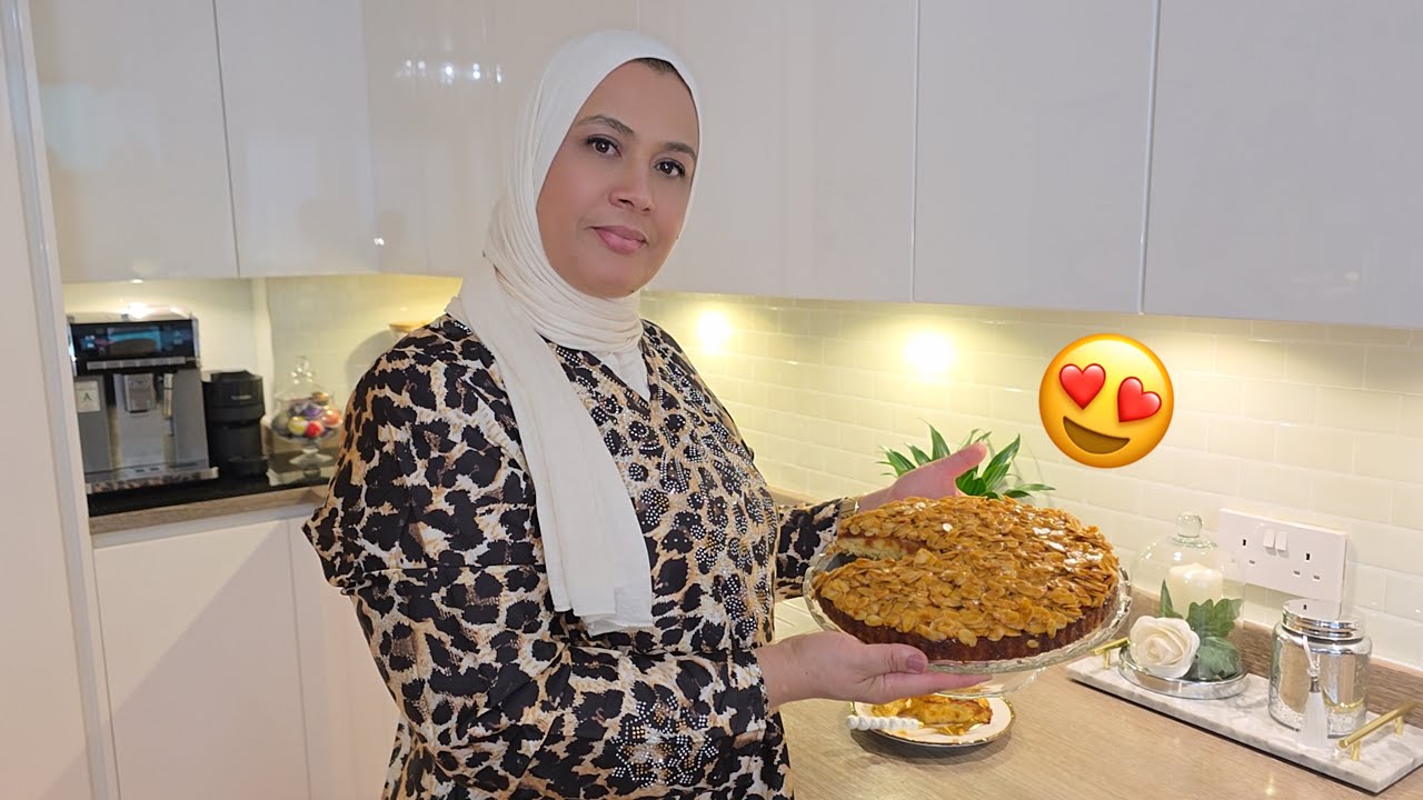 كيكة بمذاق الملوزة كتجي معلكة و لذيذة ومذاق  روعة 👌وسهلة في تحضير 🥰🥰