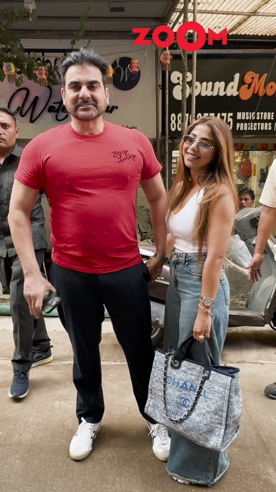Arbaaz Khan-Sshura Khan's CUTE banter with paps as spotted outside a salon ? #arbaazkhan #sshurakhan