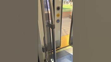 Twin Cities Light Rail- Siemens S70- Doors Closing