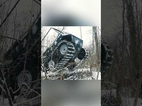 Видео: В шоке от того, на что способен вездеход с самодельной гусеницой из транспортерной ленты!