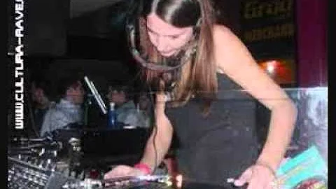 Dj Laura Lara - Live set Discoteca Revival 2007.Mo...