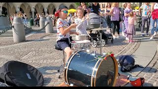 #9 - Drums: playing with Krakow B-Boys Familia (Krakow Main Square)