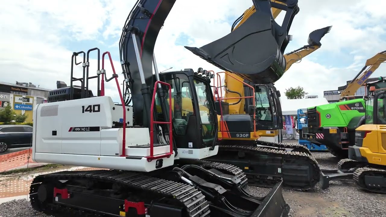 Excavators, Loaders, Mini Excavators I Hidromek and other machinery in Sakarya Turkiye exhibition