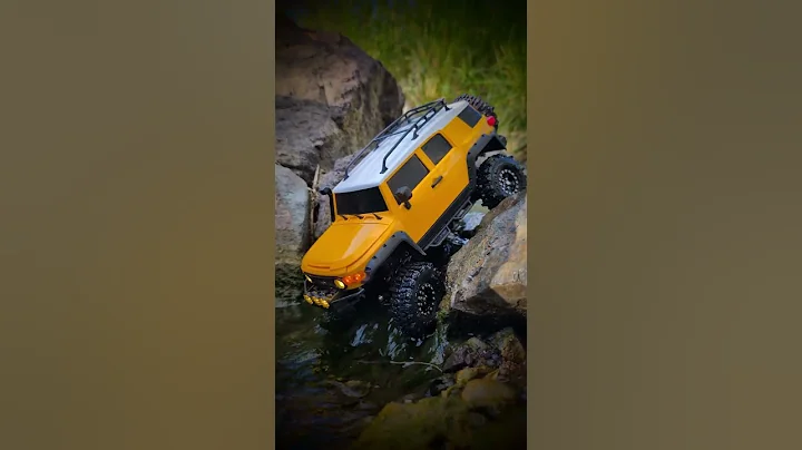 Thirsty Thursday in the #toyota #fjcruiser #fms  #rccar #creek #overlanding #injora #treal #shorts