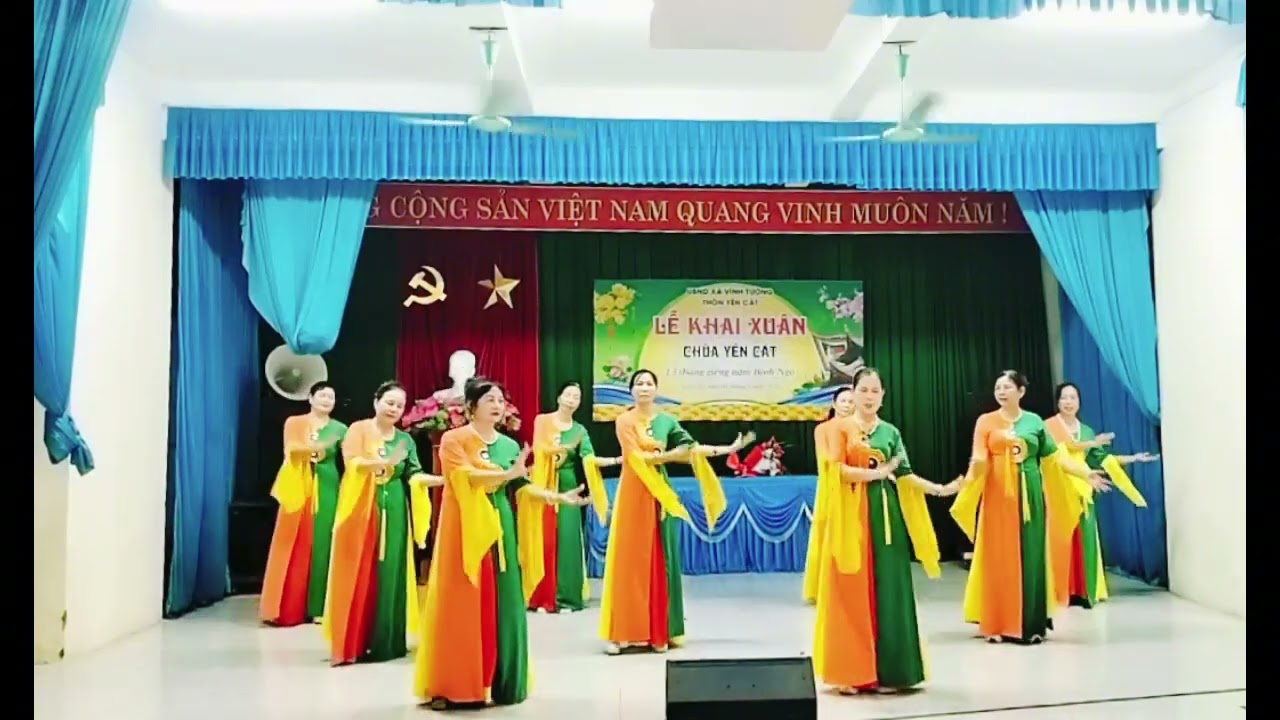 Múa chèo CLB NCT TDP Hồ Xuân Hương 