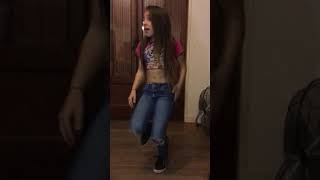 Petite Qui Danse Bien