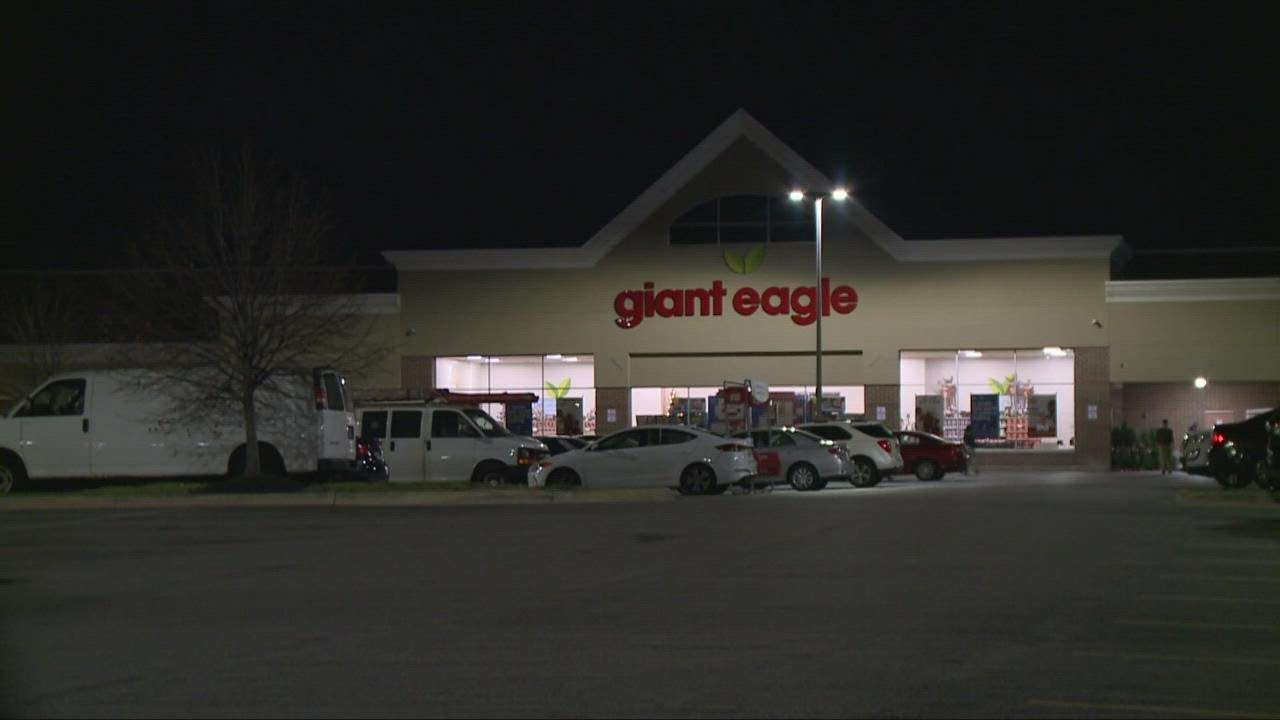 Man shot outside of Giant Eagle in Cleveland on West 117th Street YouTube