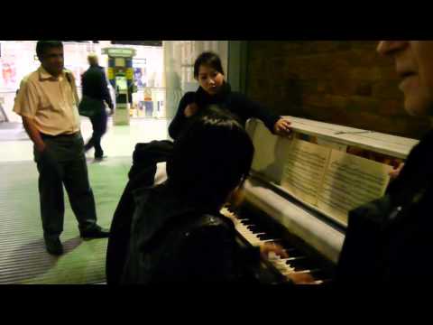 street-pianos-@-london-2011---sonata-in-d-for-1-piano-4-hands-duet-by-mozart-(take-2)