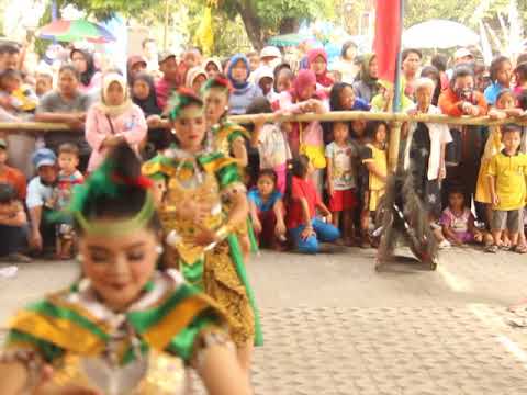 jathilan ''Turonggo Mudho Cindelaras'' putri kecamatan ngemplak part 1