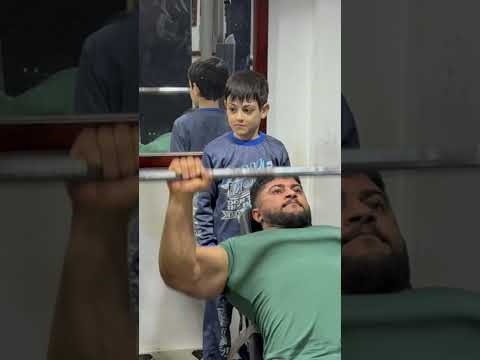ابو الضاوى واخوه الصغير بيساعده فالجيم الضاوى الضاوي جيم عضلات فتنس صحة