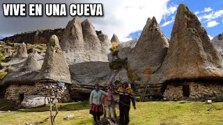 67 años VIVIENDO bajo una CASA DE PIEDRA en un lugares REMOTO del Perú_Apurimac