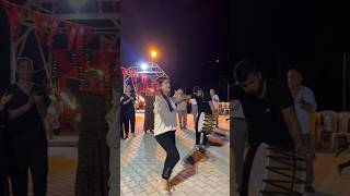 Geli̇n Damadi Nasilda Sahneye Aliyor