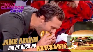 (LEGENDADO) Jamie Dornan cobra  Whataburger, promessa feita de 01 atrás pela  Kelly Clarkson