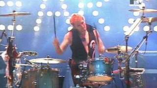 Die Ärzte - Live 2003 - 20 Jahre Netto - 13 - Manchmal haben Frauen ....avi