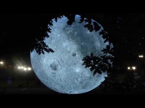 Video: De Kunsttentoonstelling Museum Of The Moon Komt Dit Najaar Naar Europa
