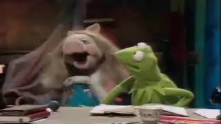 Kermit and miss piggy fuck the pain away