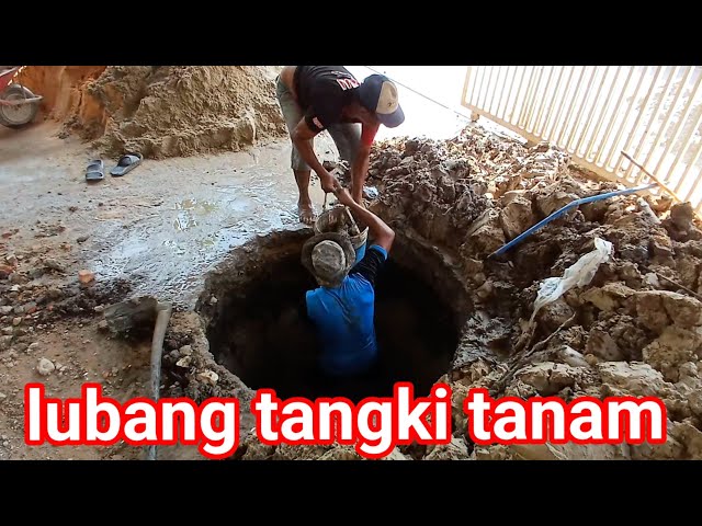 PROSES DAN CARA MEMBUAT LOBANG TANGKI TANAM DAN LANGSUNG COR @ucoksinagachannel4922 class=