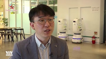 Quán cà phê Hàn Quốc sử dụng robot phục vụ bàn