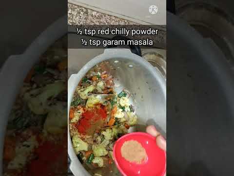 वीडियो: ज़ेबरा पाई को धीमी कुकर में कैसे पकाएं