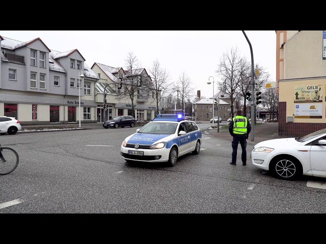 Shortnews: Autokorso in Senftenberg gegen Coronamaßnahmen