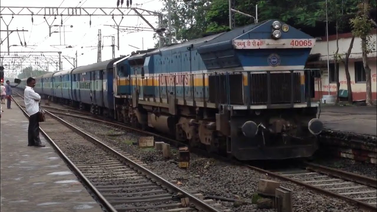 Roaring WDP-4B & Crystal clear ICF track sounds! Udyan Express at Neral