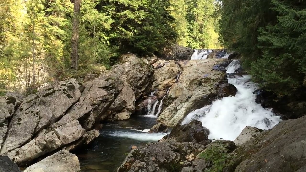 Nayanara…. peaceful, piano, bamboo & cedar flutes & voice…. Song blessing offered with love.