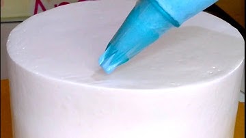 Easy piping and cake smoothing with boiled icing!
