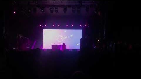 Clairo - Pretty Girl (Live)