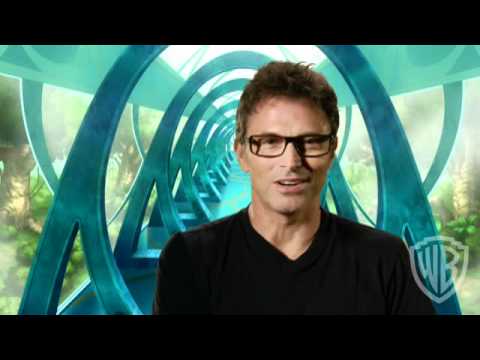 Superman/Batman Apocalypse featurrete: Tim Daly ta...