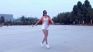 Shuffle Dance  | Танец Шафл в белых шортах