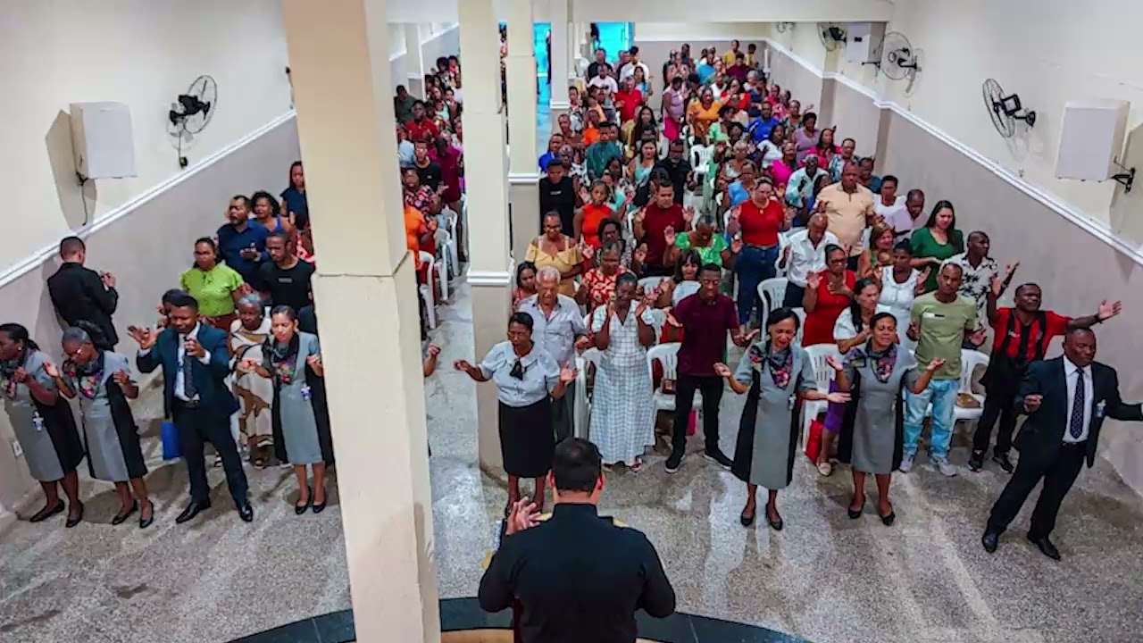 Deus abençoe aos mais de 100.000 sedentos que compareceram às Universal da Bahia neste Domingo 