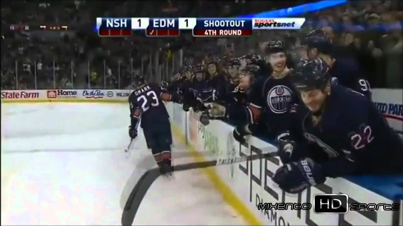 Bild från Linus Omark lägger straff mot Nashville Predators