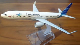 unboxing pesawat garuda indonesia boeing 737 800 ng