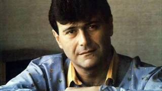 Ferdi Özbeğen 1941 - 2013 \
