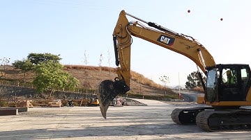 Next Generation Cat® Excavators   Grade with 2D