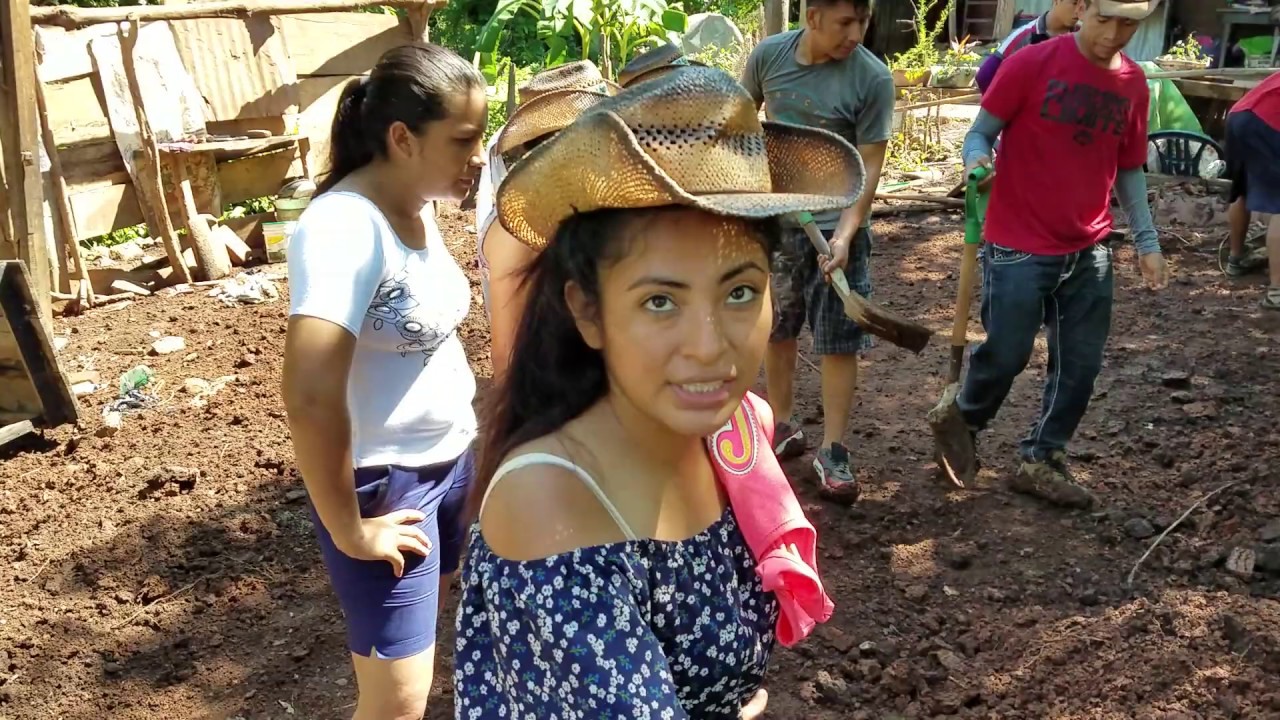 mexicano restaurant Un Trago Amargo Hemos Sido Traicionado Por La Misma Mujer - Ayudando Al Mas Necesitado Parte 1