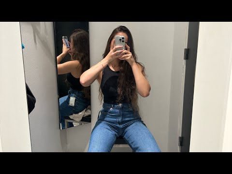 Come to the mall with us 🛍️