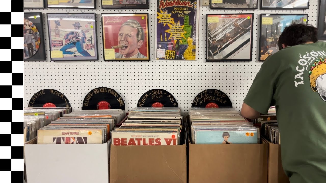 I WENT TO HARD ROCK CAFE CHICAGO